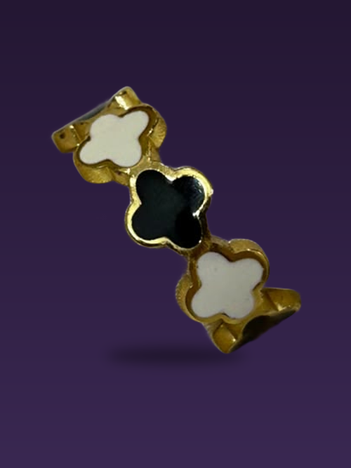 Clover Enamel Ring — Gold
