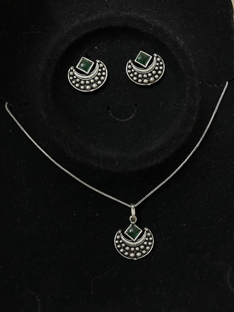 Chaand Taara Set — Green — Oxidised Silver